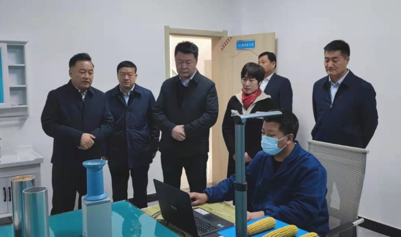 酒泉市政府黨組成員、副市長(zhǎng)哈里別克來(lái)敦煌種業(yè)調(diào)研指導(dǎo)工作