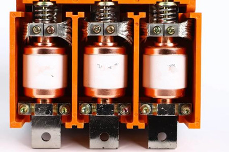 高壓真空開關(guān)管出現(xiàn)黃斑，這幾點(diǎn)原因需掌握！