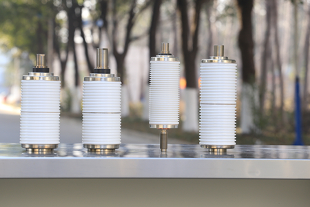 真空開關(guān)管結(jié)構(gòu)及工藝有怎樣的特點(diǎn)和優(yōu)勢？